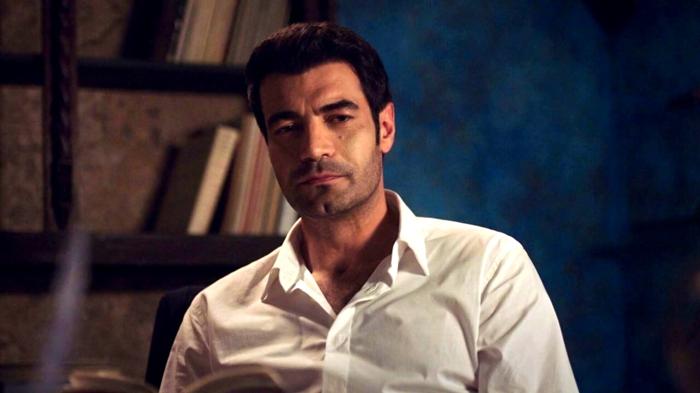 {
  “title”: “La Rosa della Vendetta: Sconvolgente Rivelazione e Intrighi Familiari”,
  “subtitle”: “Il finale della prima stagione porta a nuovi sviluppi e tensioni”,
  “summary”: “La fiction turca “