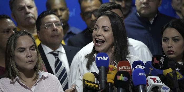 Venezuela: Mandati d’arresto contro staff di leader opposizione