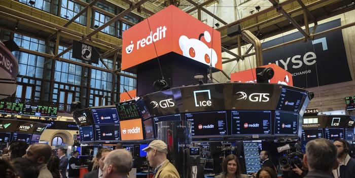 Reddit debutta in borsa con successo: azioni in rialzo del 48%