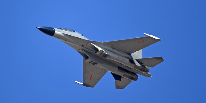 Tensioni tra Cina e Taiwan: 36 aerei e 6 navi militari cinesi violano lo spazio aereo di Taiwan