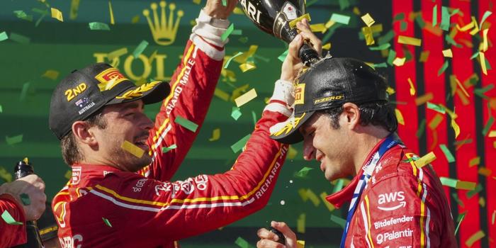 Trionfo Ferrari a Melbourne: Sainz vince, Verstappen si ritira