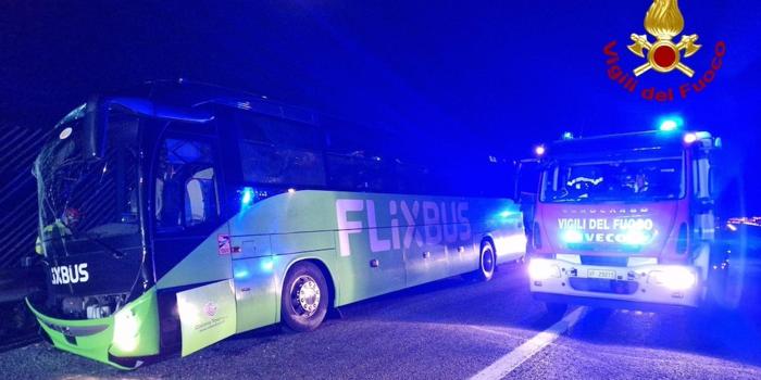 Tragico incidente su autostrada A1 coinvolge pullman FlixBus