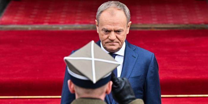 Europa in pericolo: l’avvertimento di Donald Tusk sull’escalation in Ucraina