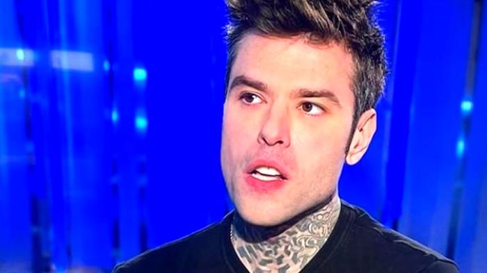 Fedez si commuove durante l’intervista a Belve