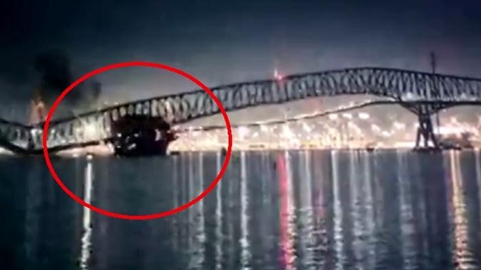 Nave portacontainer colpisce ponte a Baltimora
