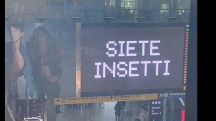 Intrigante campagna promozionale Netflix nelle stazioni di Roma e Milano