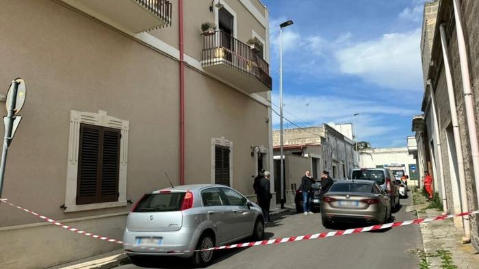 Mistero a Carmiano: anziano trovato morto con coltello nel petto