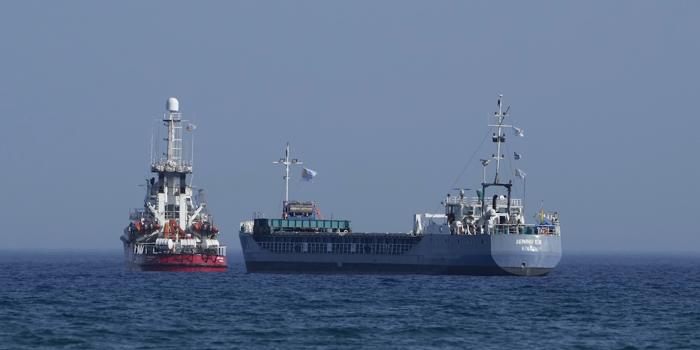 Convoglio di aiuti umanitari verso Gaza: solidarietà in mare