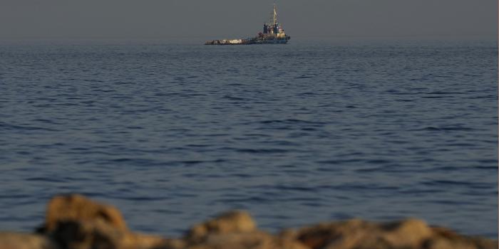 Tragedia a Gaza: nave carica di aiuti umanitari attaccata