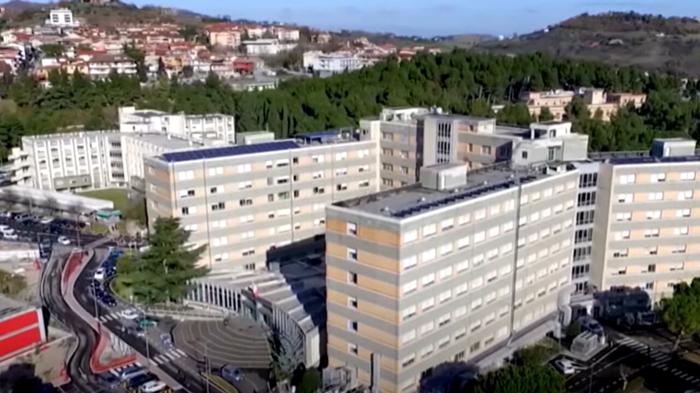 Detenuto tenta fuga dall’ospedale di Teramo