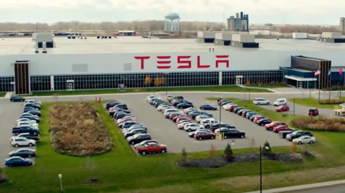 Tesla annuncia taglio del 10% del personale a causa del rallentamento della domanda