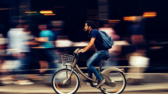 La bicicletta a Parigi: preferita dai cittadini per gli spostamenti urbani