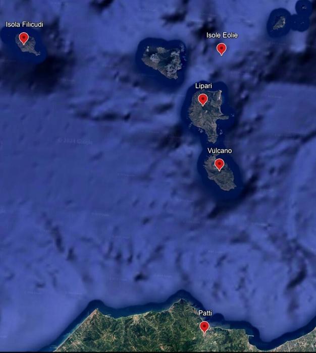Mappa dei luoghi in cui sono stati trovati i cadaveri in mare di fronte le Isole Eolie e Patti