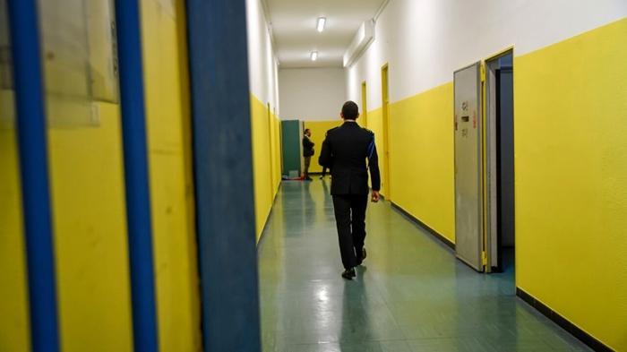 Scandalo violenze nel carcere minorile di Beccaria a Milano