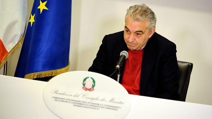 Scandalo mascherine Covid: richiesta di condanna per l’ex commissario Arcuri
