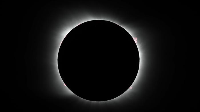 Eclissi Solare Totale: Spettacolo Celeste Unico nel Nord America