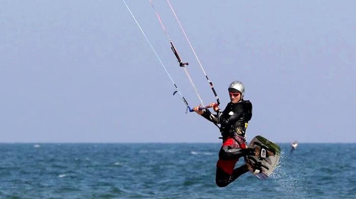 Tragico incidente durante il kitesurf a Vieste