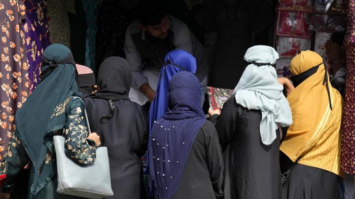 Repressione dell’hijab in Iran: operazione Nour contro le donne senza velo