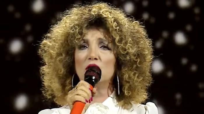Marcella Bella incanta il pubblico a I Migliori Anni con un medley dei suoi successi