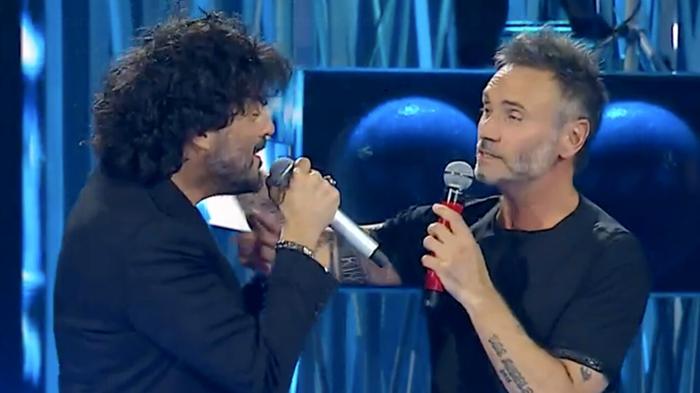 Emozionanti esibizioni musicali a I Migliori Anni con Nomadi, Nek e Renga