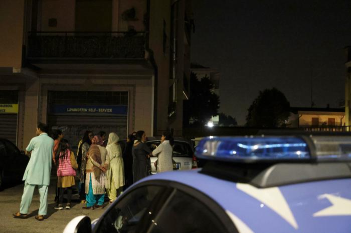 La polizia sul posto a Brescia. Foto LaPresse