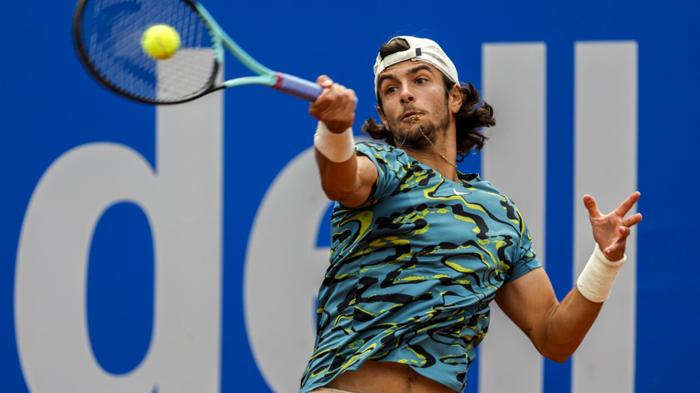 Lorenzo Musetti all’Atp 500 di Barcellona: esordio contro Carballes Baena