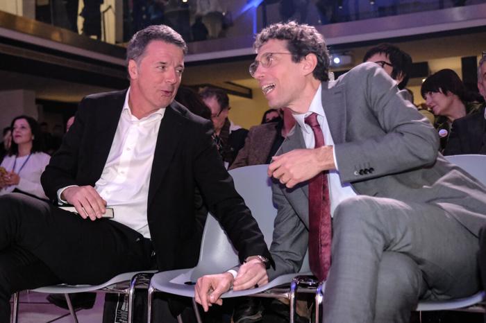 Matteo Renzi e Riccardo Magi (LaPresse) matteo-renzi-riccardo-magi