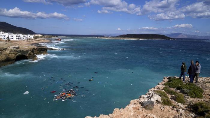 Tragedia al largo della Grecia: tre bambine annegate in naufragio di migranti