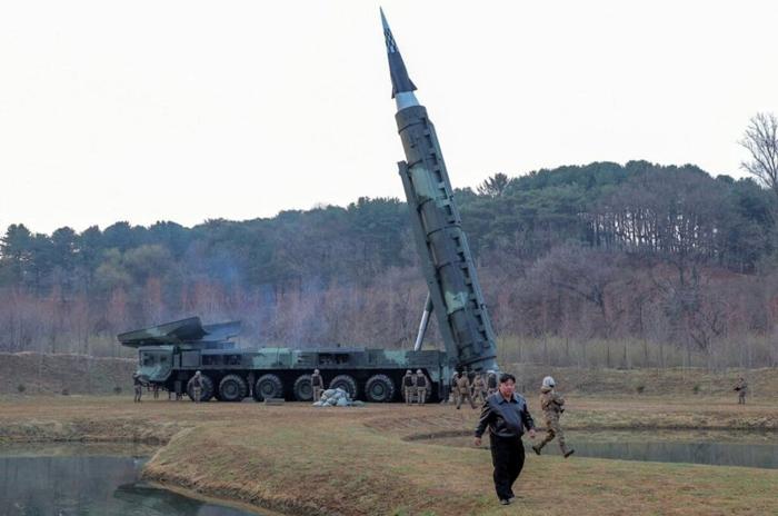 Le immagini del test nordcoreano missile kim