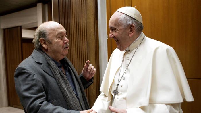 L’amicizia tra Lino Banfi e Papa Francesco: il nonno del mondo