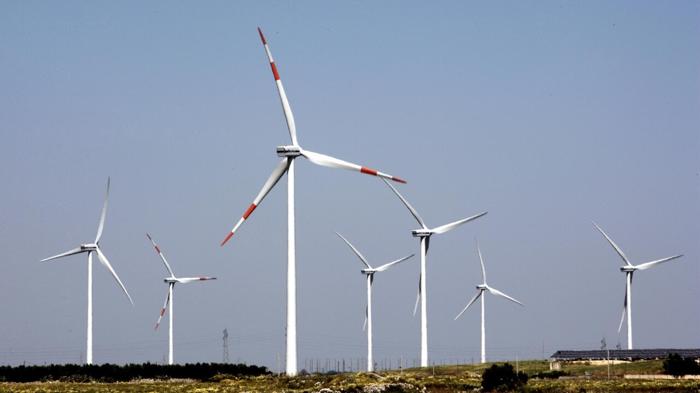 La Germania all’avanguardia nell’energia eolica: record di investimenti e produzione