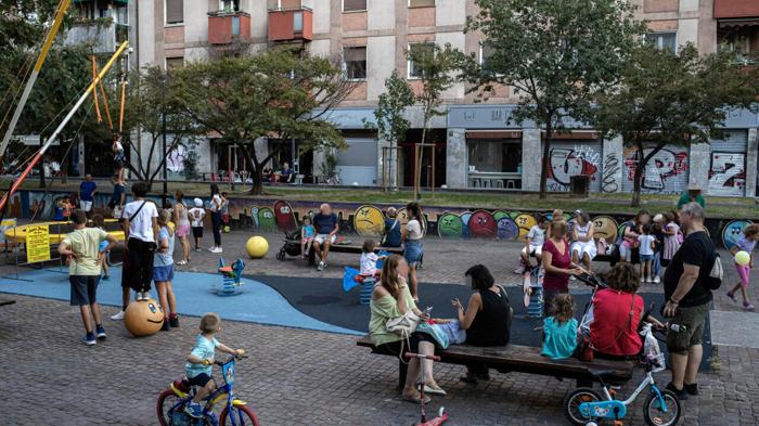 Donna colpita da proiettile in un parco a Napoli