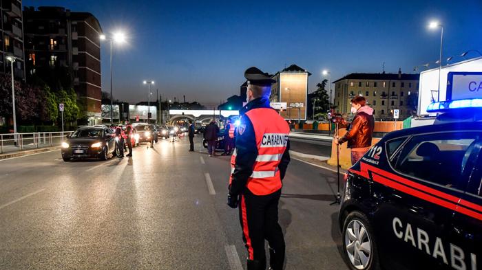 Incubo a Milano: giovane vittima di molestie sessuali in auto