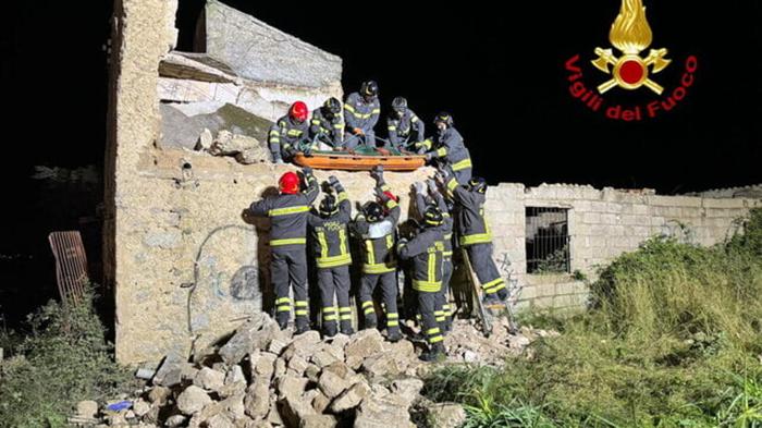 Tragedia a Nuoro: Funerali delle Giovani Vittime del Crollo