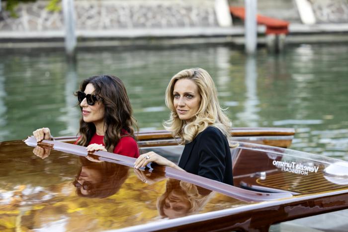 Sabrina Impacciatore arriva a Venezia con Lea - Call My Agent Italia 2 foto Fabio Zayed Sabrina Impacciatore arriva a Venezia con Lea - Call My Agent Italia 2 foto Fabio Zayed