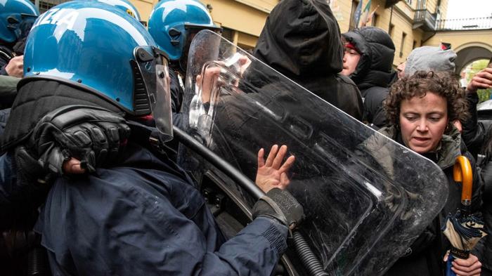 Scontri e tensioni a Torino durante corteo studentesco per la Palestina