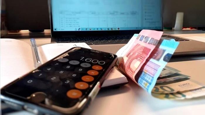Bonus di 100 euro in busta paga: requisiti e modalità di erogazione