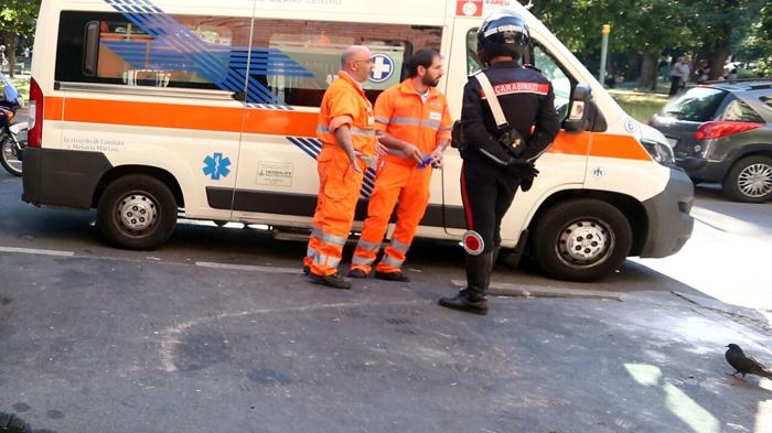 Lite tra studenti al liceo: ferito con coltello, indagini in corso