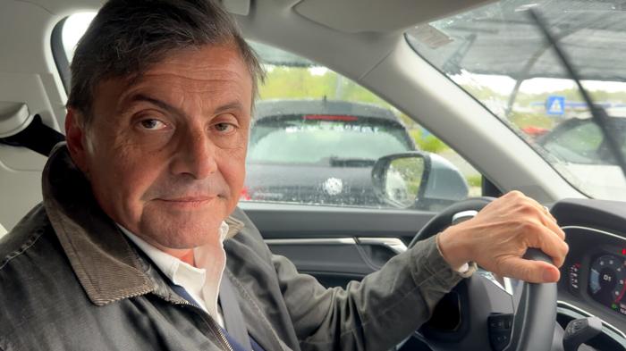 Viaggio elettorale con Carlo Calenda: un’esperienza innovativa e stimolante