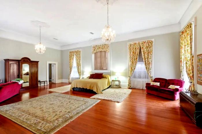 Nella proprietà ci sono sette camere da letto, foto New York Post casa american horror story-7