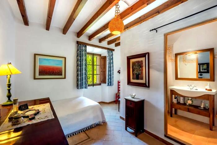 La casa ha uno stile rustico, foto New York Post casa Gabriel García Márquez-6
