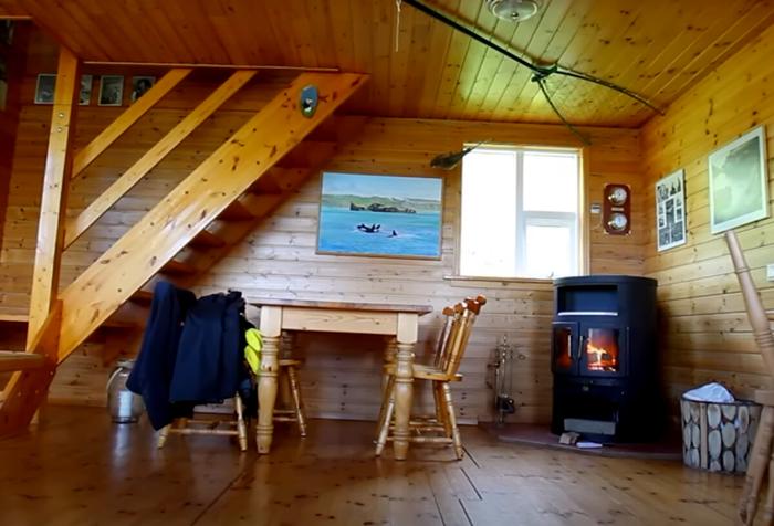 La casa è accogliente, foto Bjarni Sigurdsson YouTube casa isolata-7