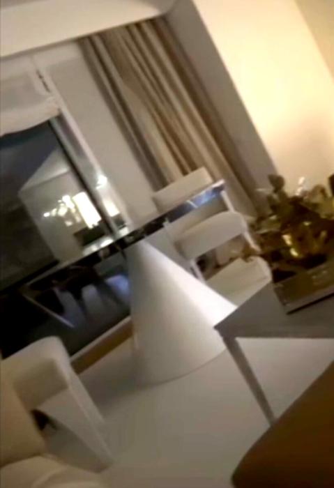 La casa è caratterizzata da elementi di design, foto @soniabrugi via Instagram casa sonia bruganelli-5