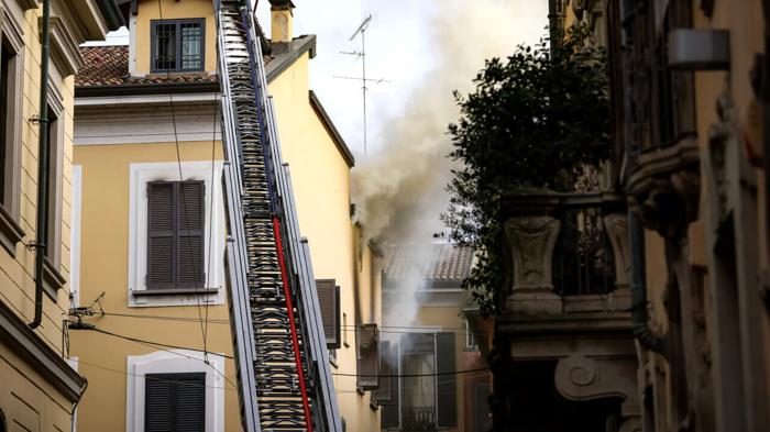 Incendio in una villetta a Turbigo: scintilla da cortocircuito domata dai vigili del fuoco