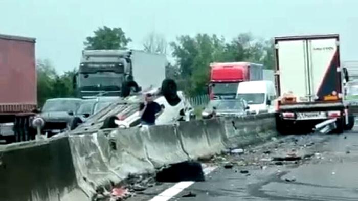Incidente stradale sull’autostrada A13: tragedia evitata