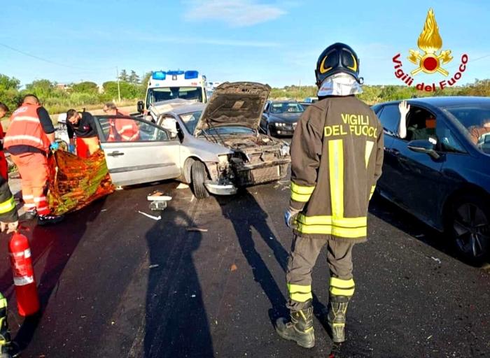 L'intervento dei vigili del fuoco L'intervento dei vigili del fuoco