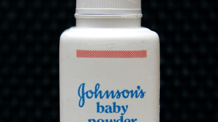 Johnson & Johnson propone risarcimento da 6,5 miliardi per controversia talco