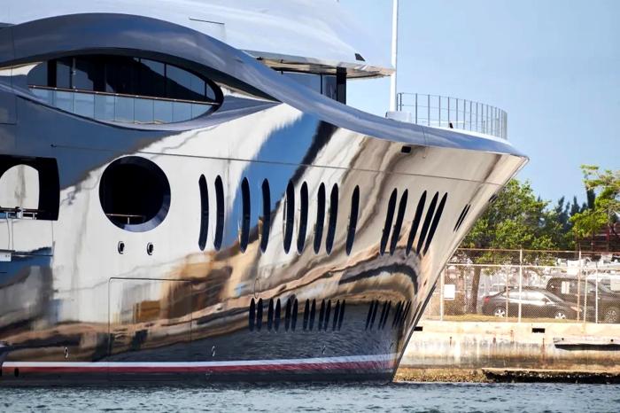 Lo yacht di Mark Zuckerberg è stato realizzato da un cantiere olandese, foto The U.S. Sun yacht Mark Zuckerberg-5