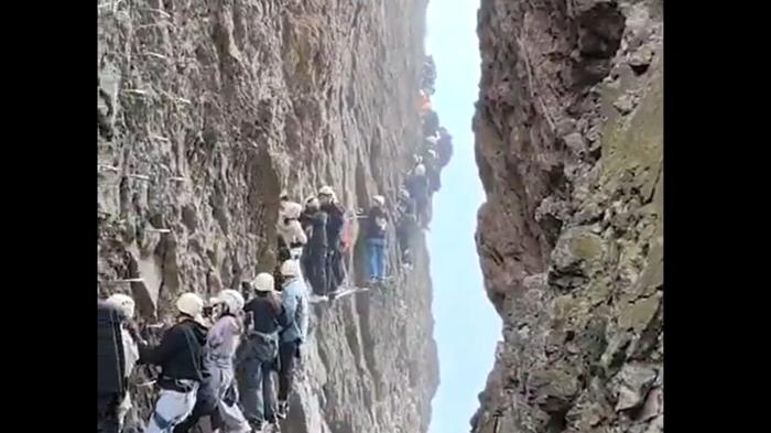 Incidente sulla via ferrata del monte Yandang in Cina