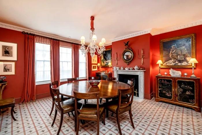 La casa si sviluppa su quattro piani, foto New York Post casa lady diana-5